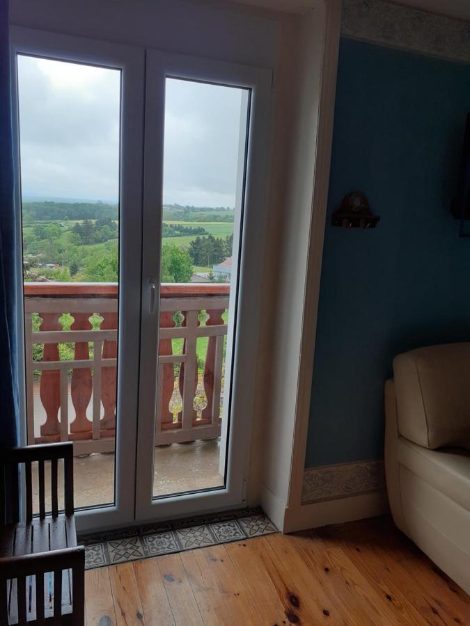 7042Douce Nuit Hotell Saint-Germain-Laval  Exteriör bild