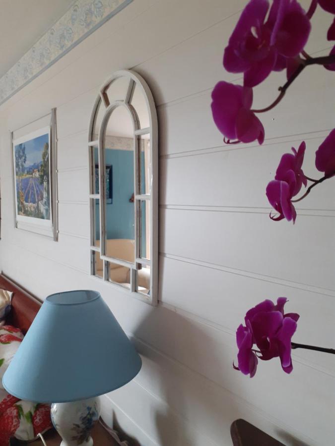 7042Douce Nuit Hotell Saint-Germain-Laval  Exteriör bild