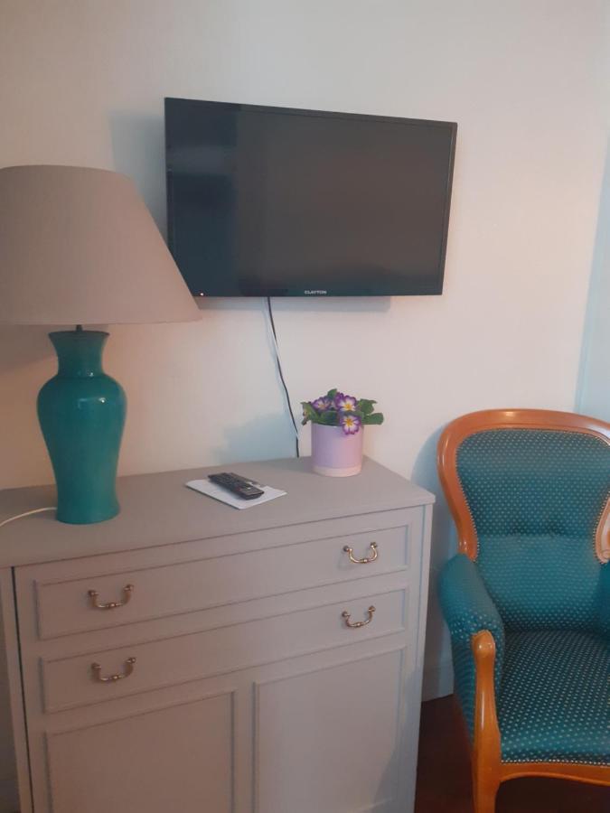 7042Douce Nuit Hotell Saint-Germain-Laval  Exteriör bild