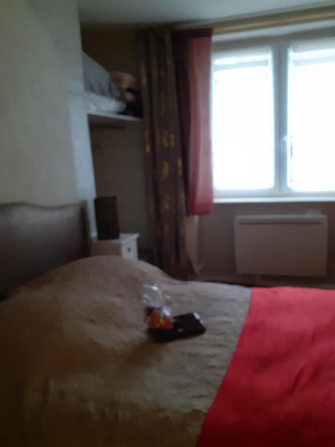 7042Douce Nuit Hotell Saint-Germain-Laval  Exteriör bild