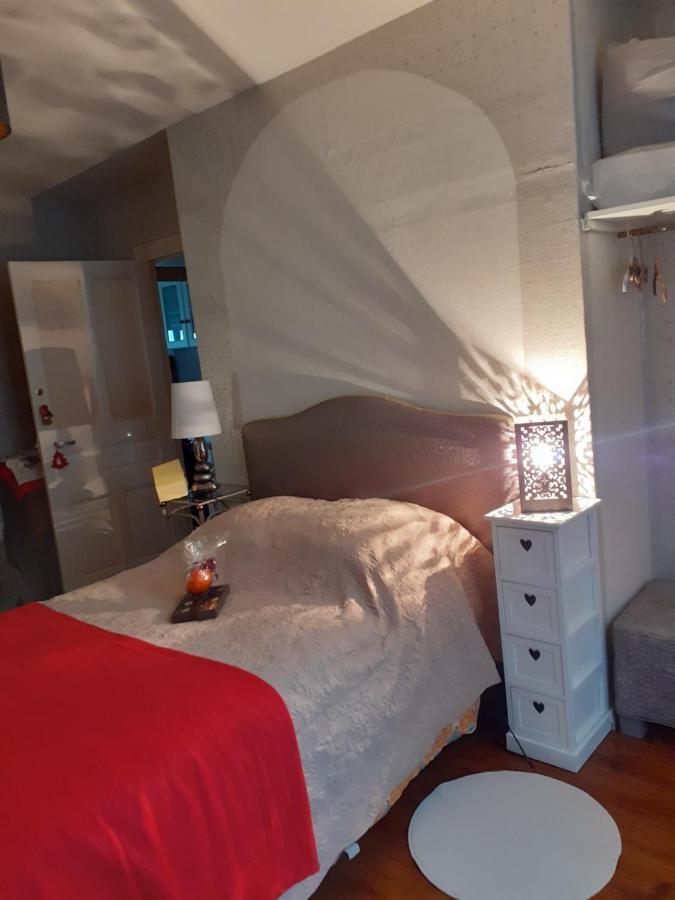 7042Douce Nuit Hotell Saint-Germain-Laval  Exteriör bild